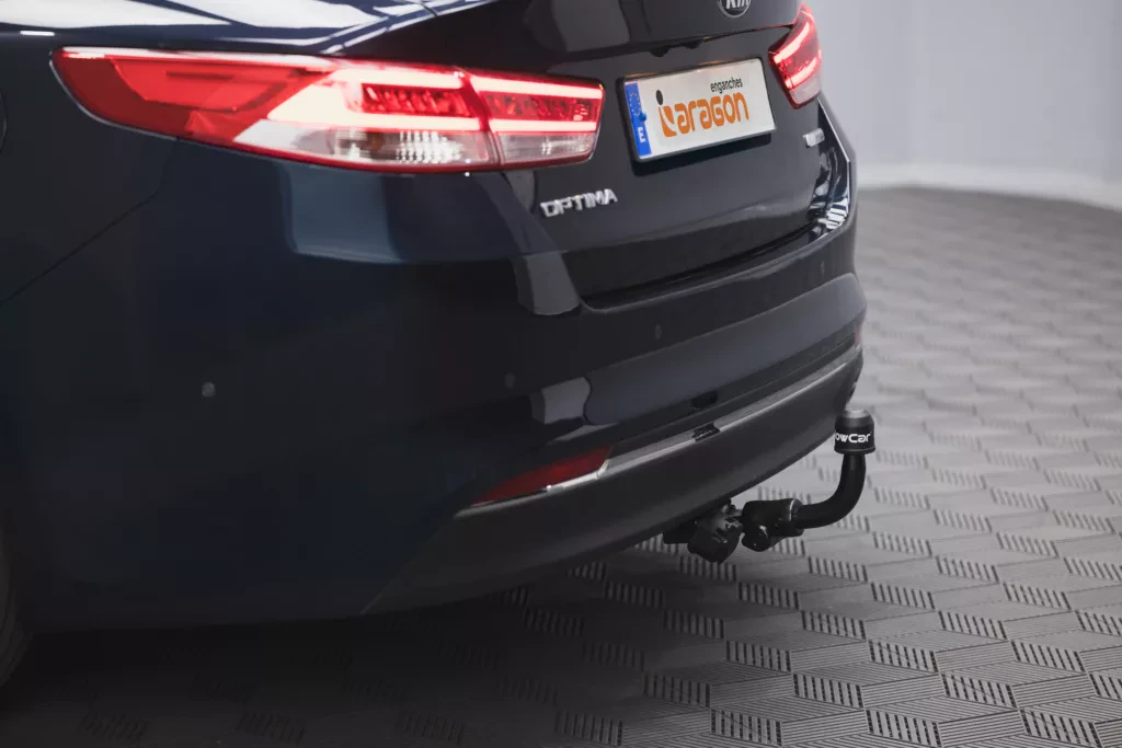 © Aragon - Attelage sur Kia Optima Sedan 2016.
